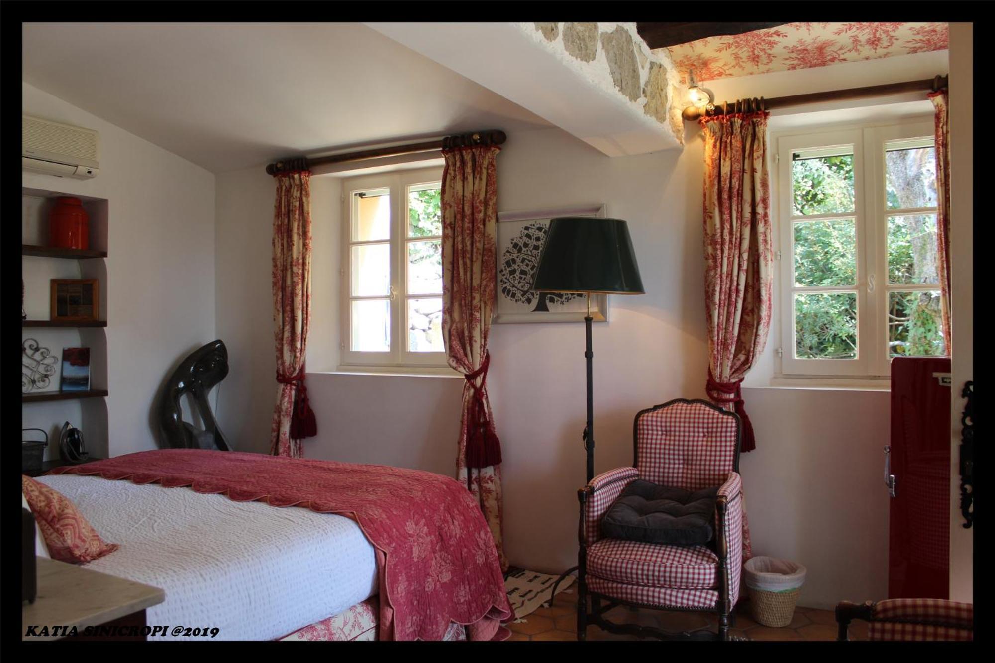 Domaine Des Tilleuls D'Or Saint-Cézaire-sur-Siagne Стая снимка