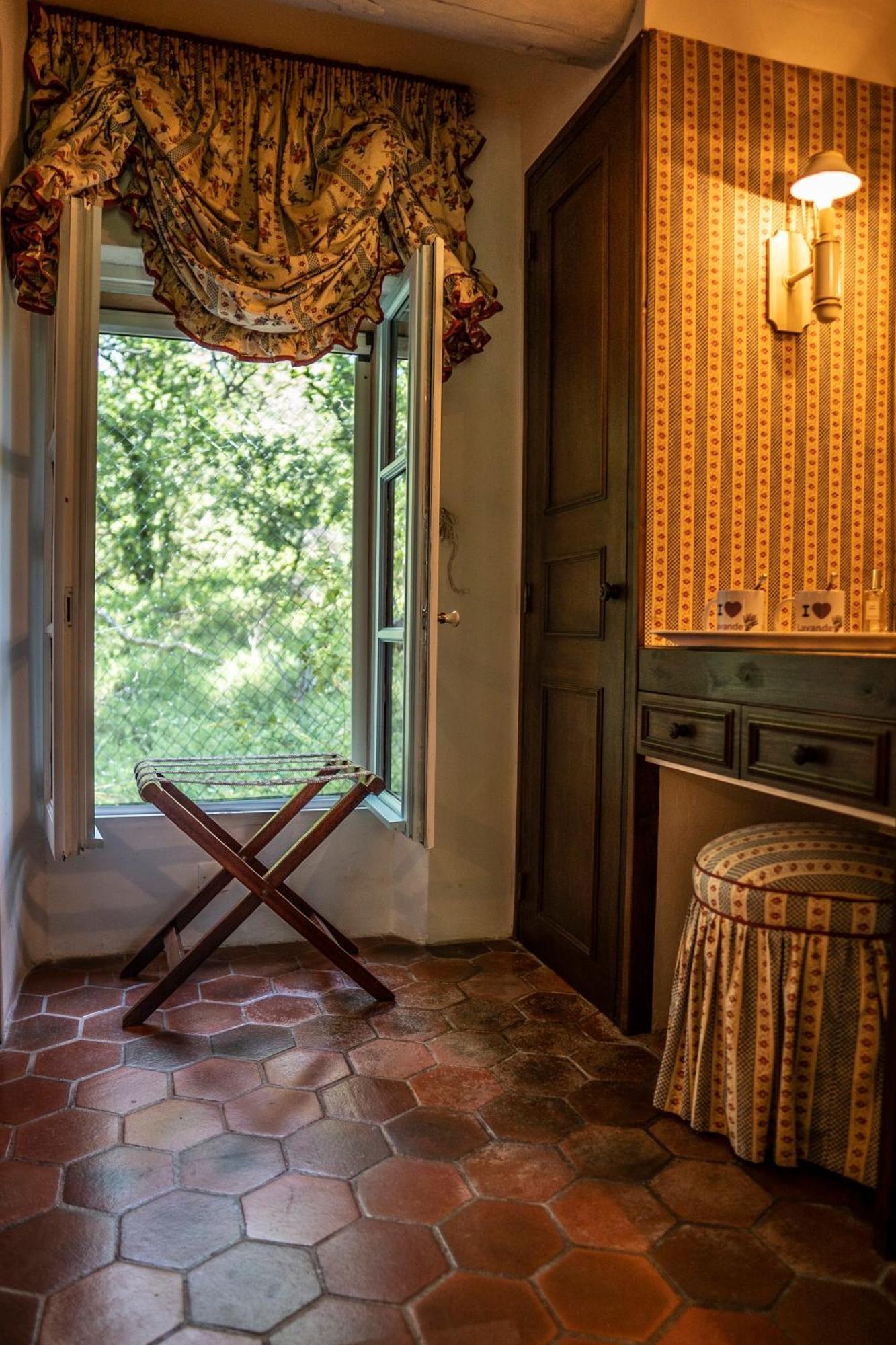 Domaine Des Tilleuls D'Or Saint-Cézaire-sur-Siagne Стая снимка